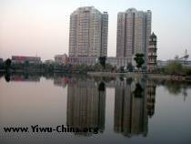 In Yiwu, Xiuhu park's lake